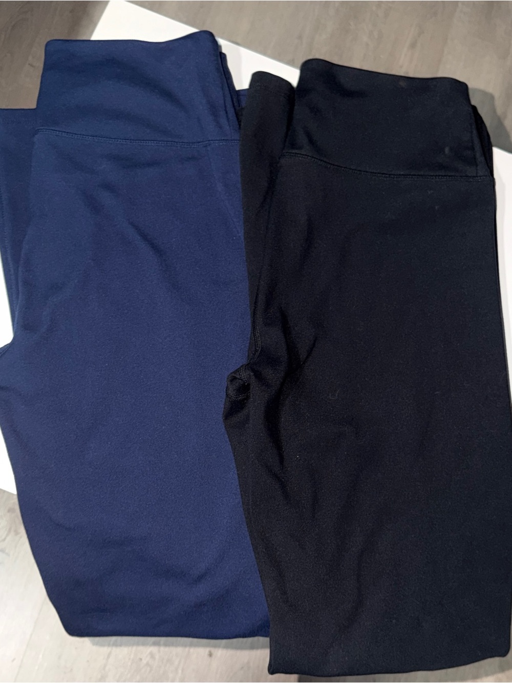 High-Rise Leggings in Navy and Black - Versatile Everyday Stretch